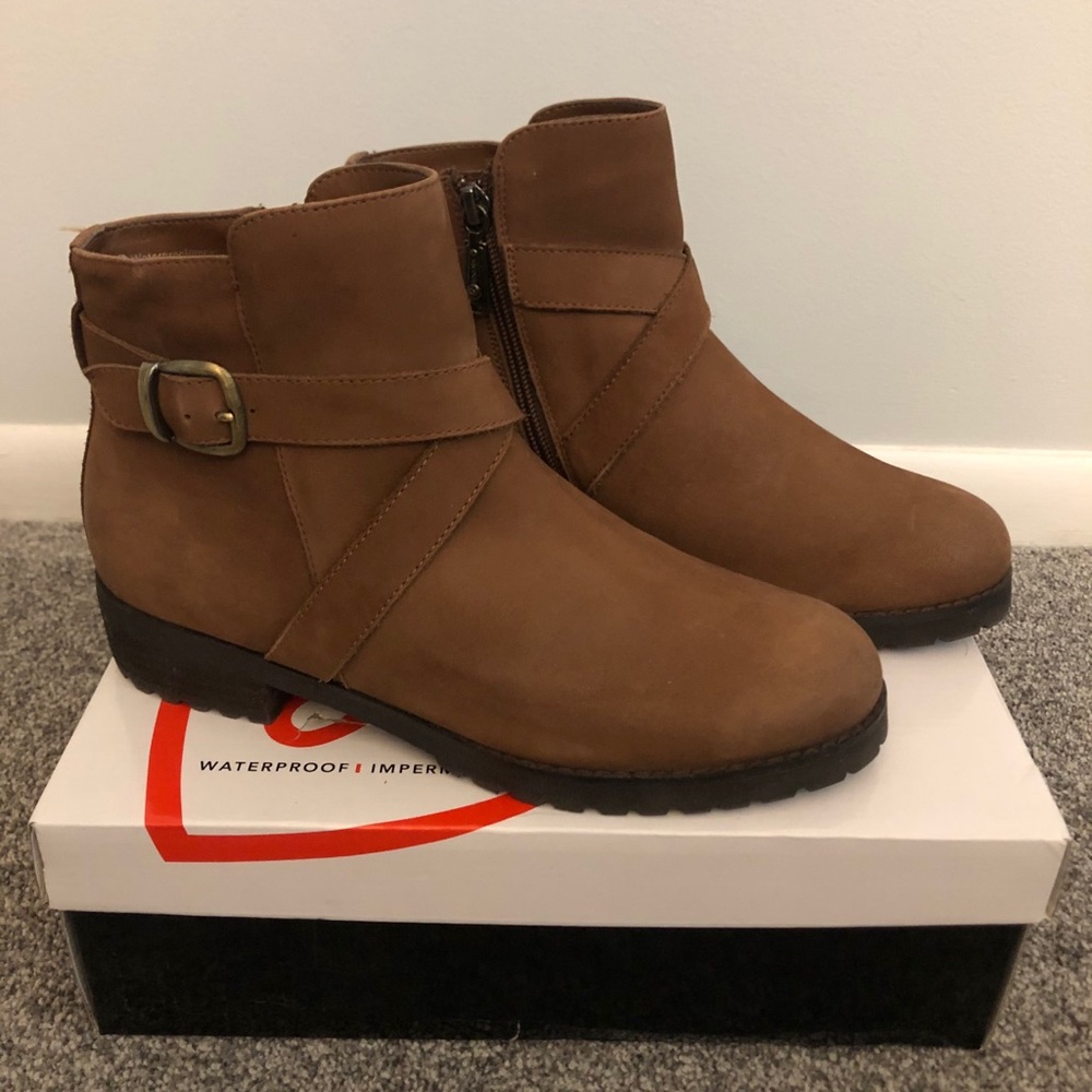 Blondo Leather Waterproof Ankle Boots - Size 8